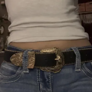 SHEIN Women's Black and Navy Belt