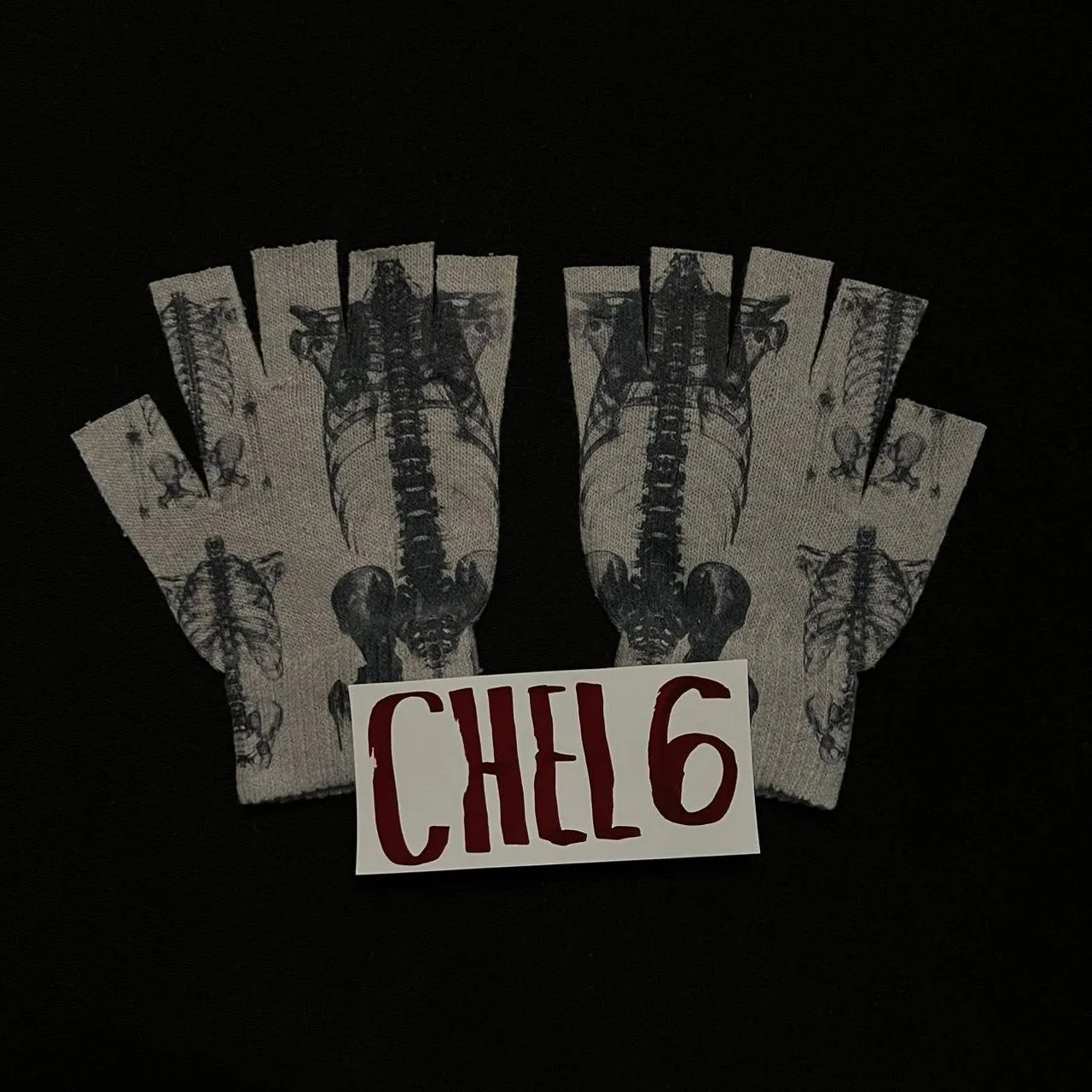 Women's Black and Grey Gloves - Image 3