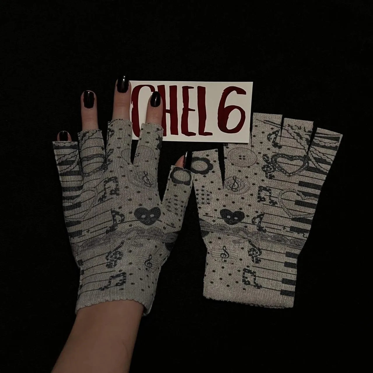 Women's Black and Grey Gloves - Image 4