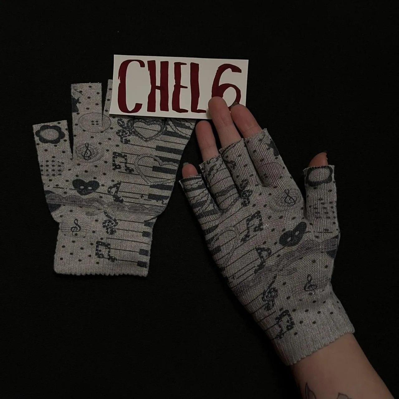 Women's Black and Grey Gloves - Image 7