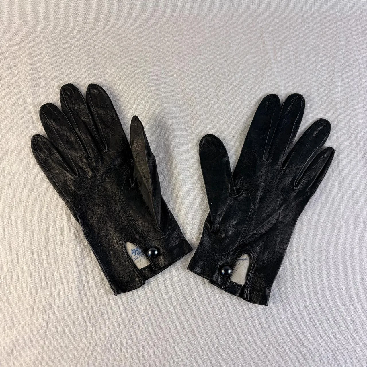 Women's Black Gloves