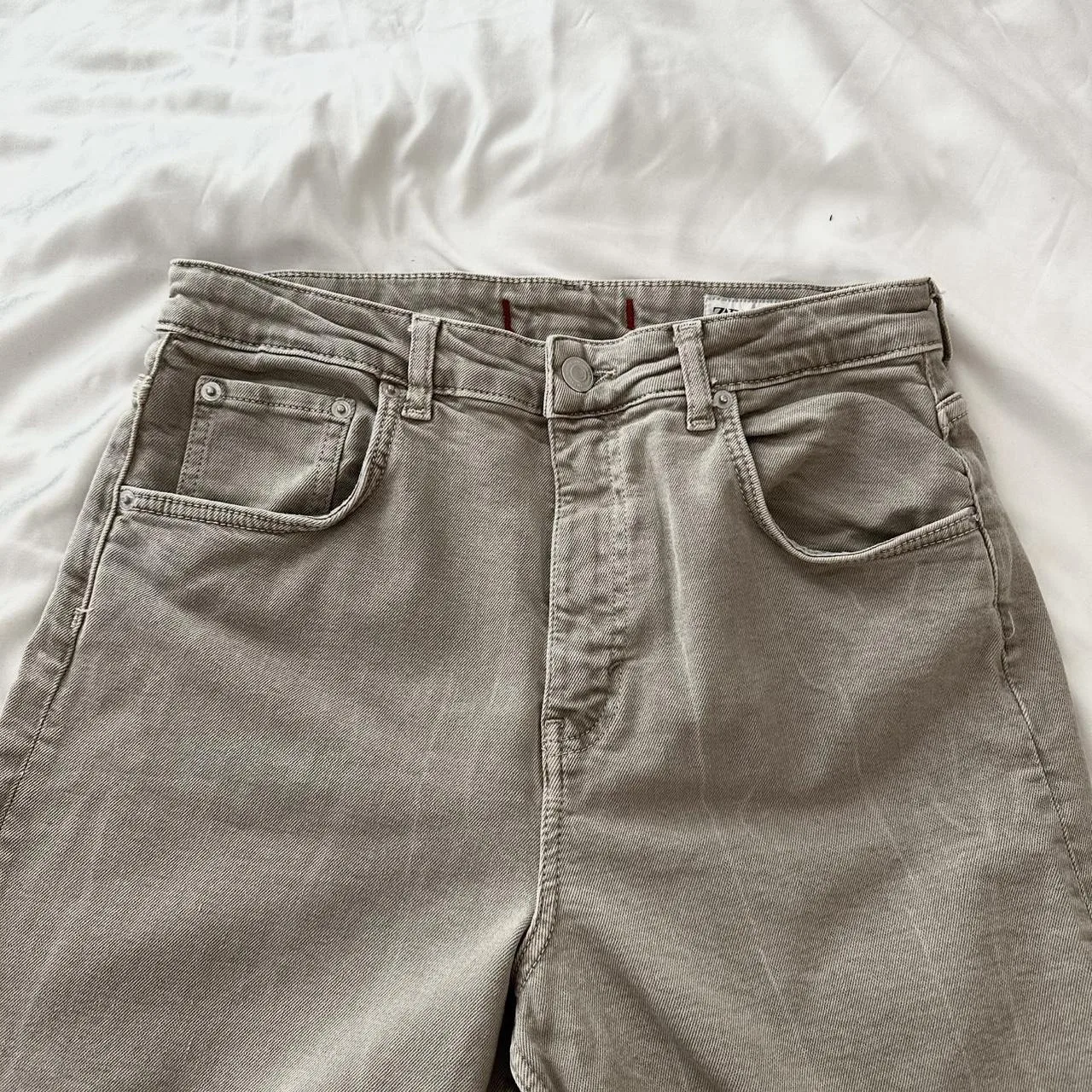 Zara Women's Cream and Khaki Jeans - Image 2