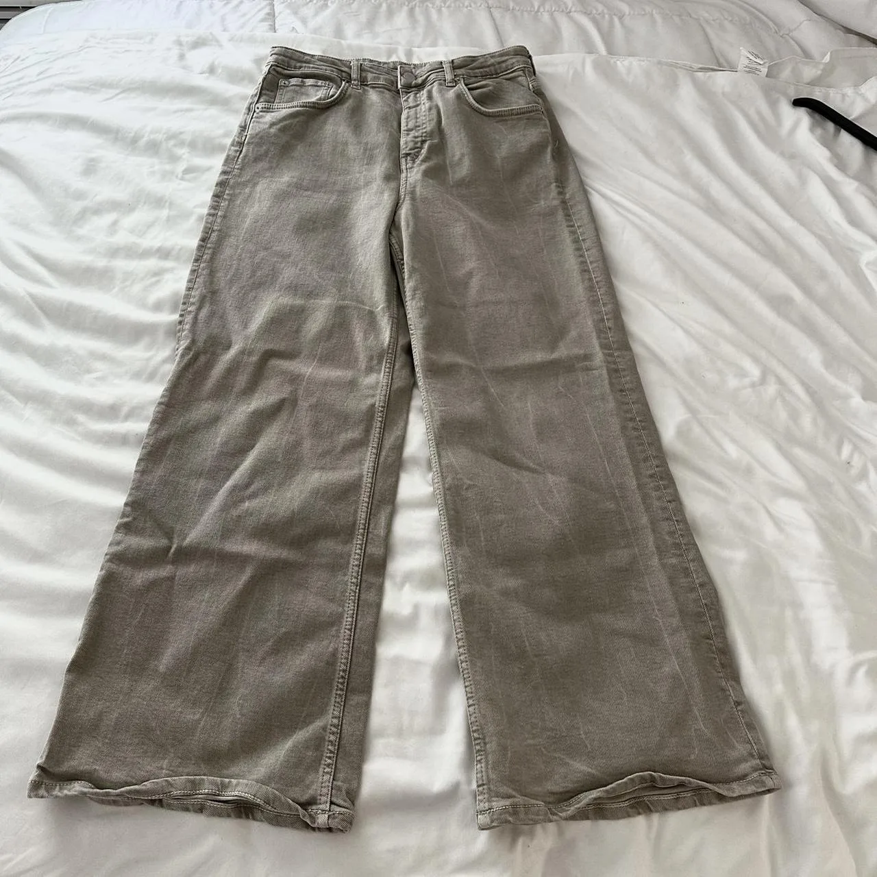 Zara Women's Cream and Khaki Jeans - Image 3