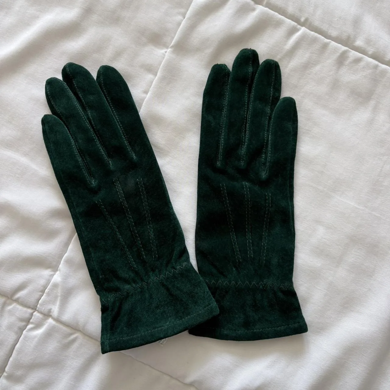 Women's Green Gloves