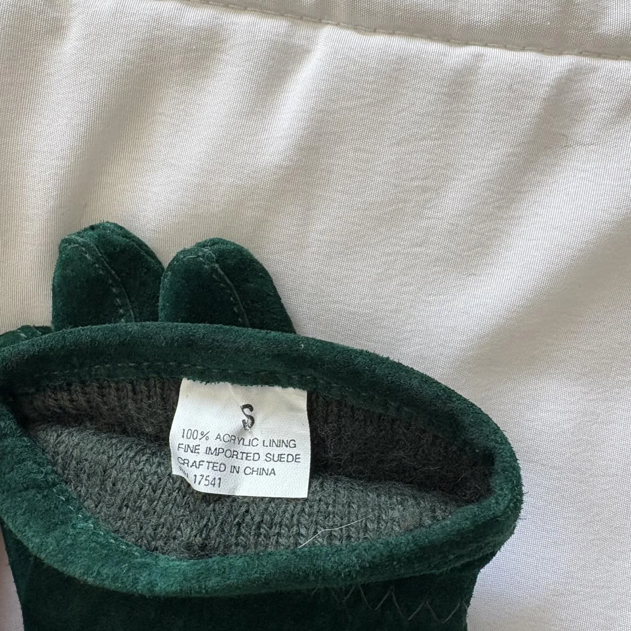 Women's Green Gloves - Image 2
