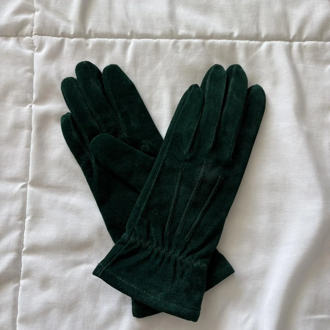 Women's Green Gloves - Image 3