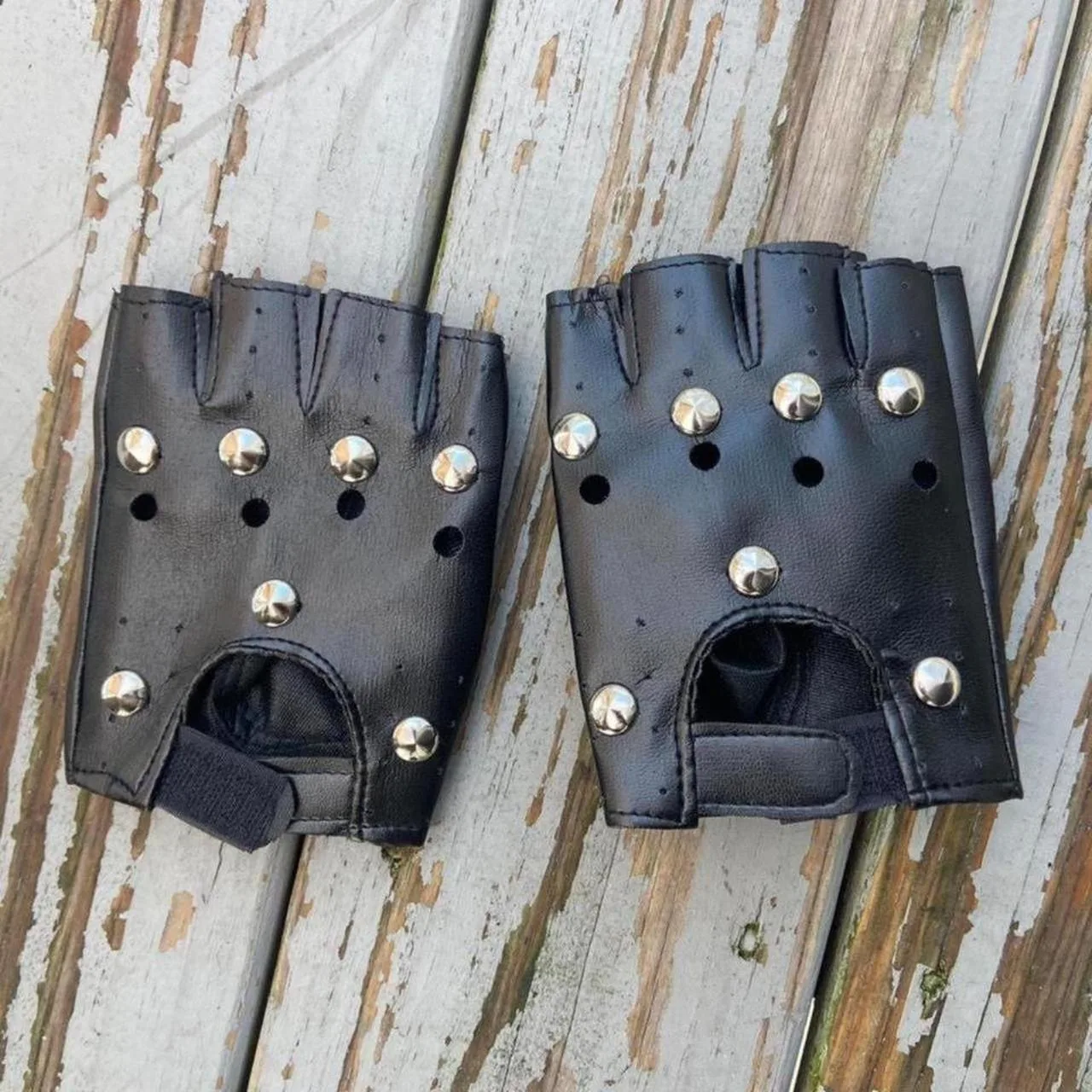 Women's Black Gloves