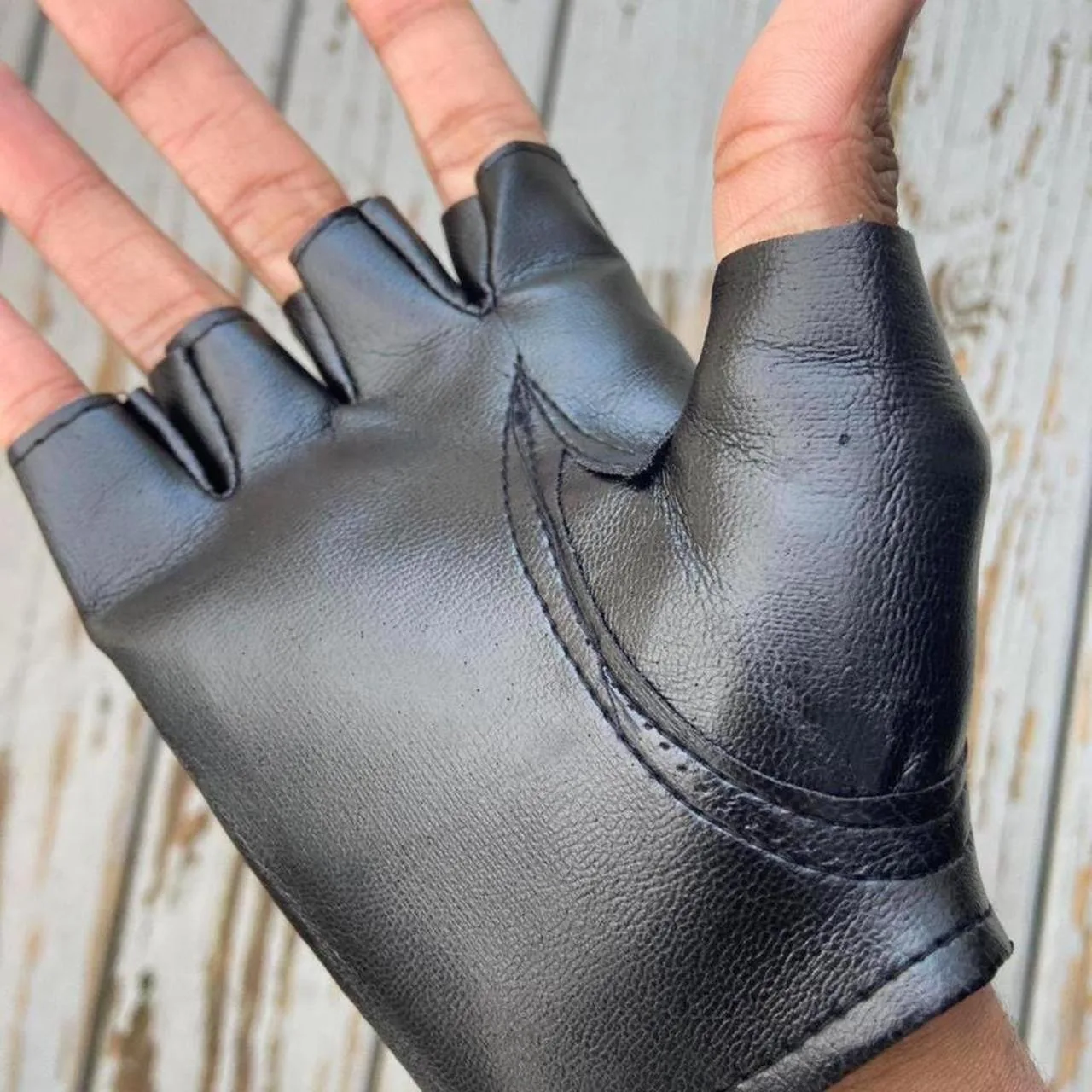 Women's Black Gloves - Image 4