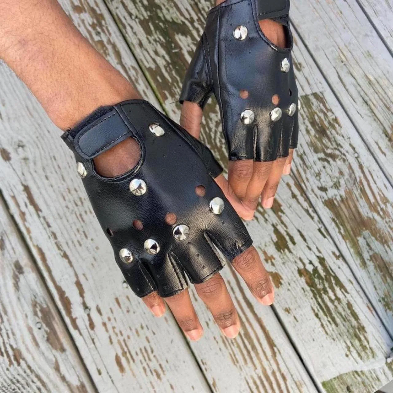 Women's Black Gloves - Image 5