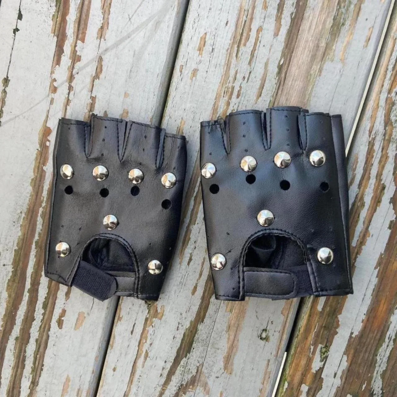 Women's Black Gloves - Image 6