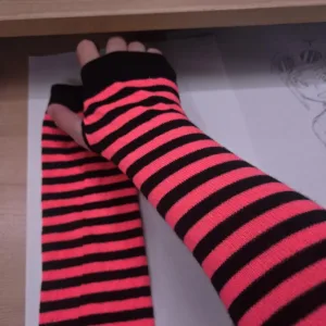 Hot Topic Women's Gloves