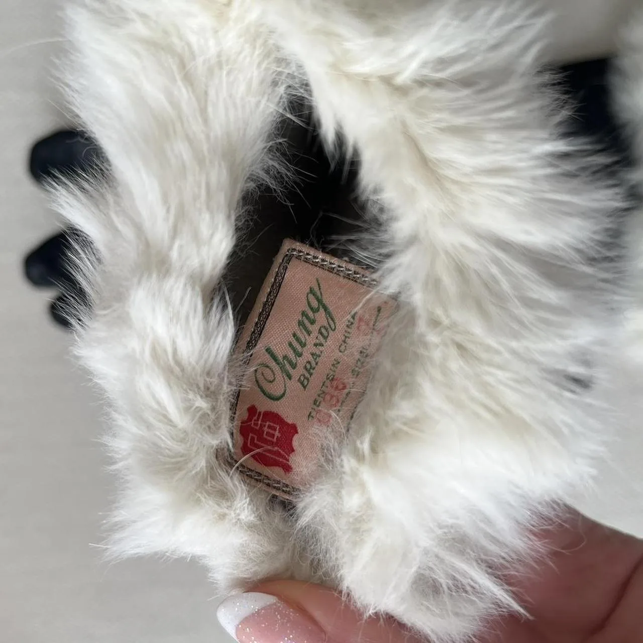 Women's Black Gloves - Image 4