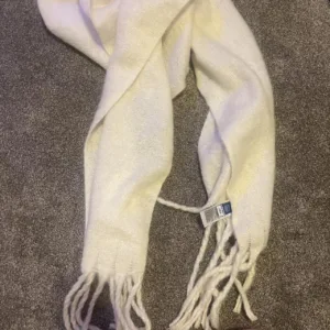 Old Navy Women's White and Cream Scarf-wraps