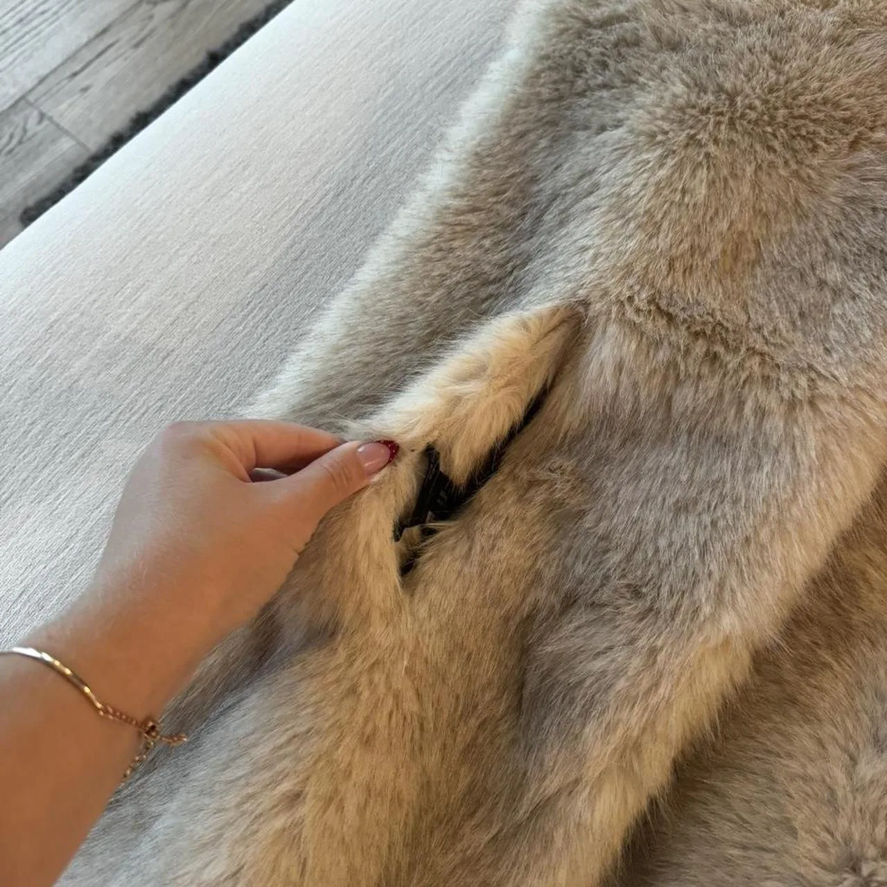 Zara Women's Grey and Cream Scarf-wraps - Image 5