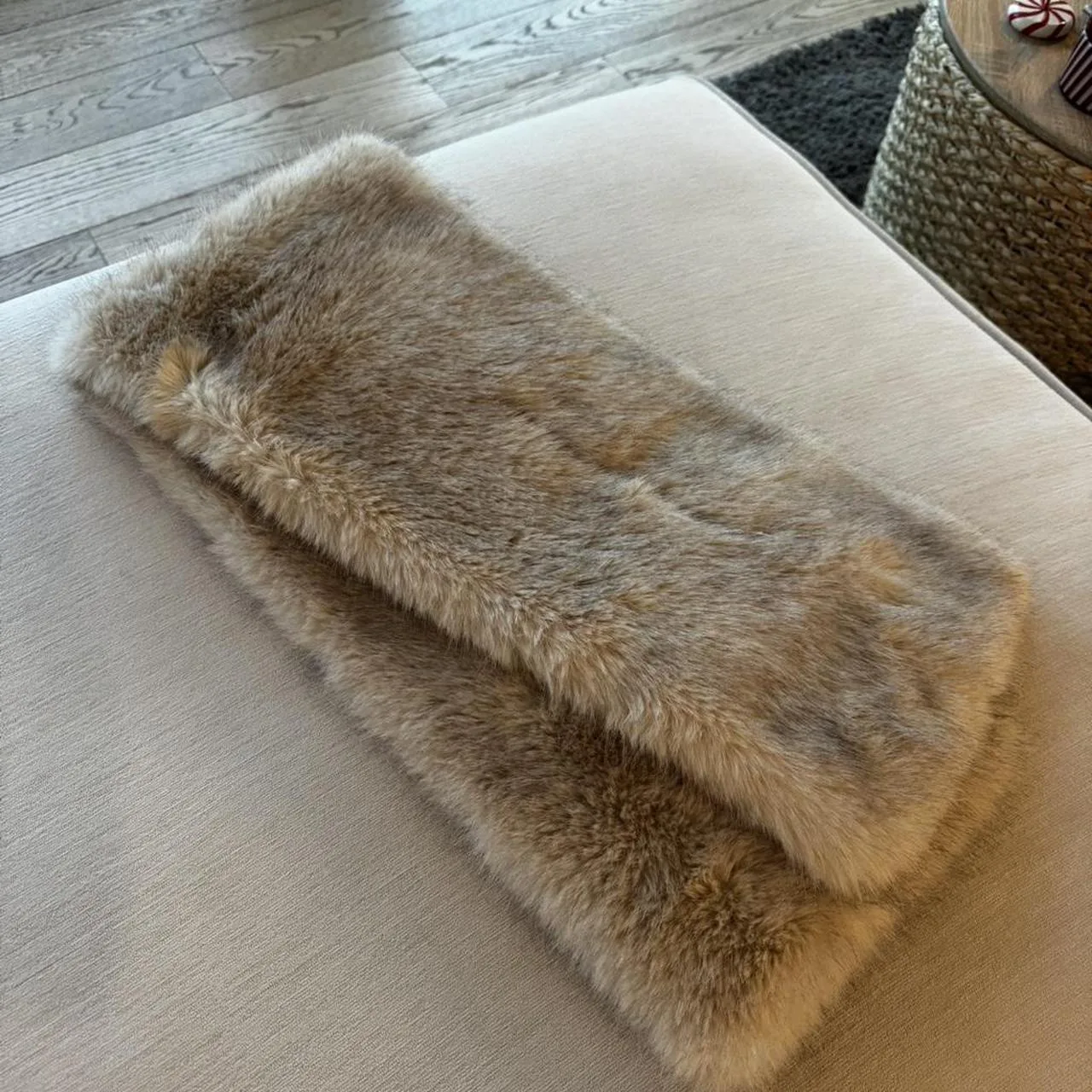 Zara Women's Grey and Cream Scarf-wraps - Image 6