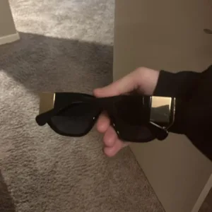 Women's Black Sunglasses