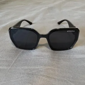 Women's Black Sunglasses