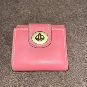 Coach Women's Pink Wallet-purses