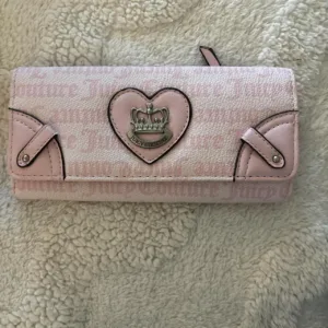 Juicy Couture Women's Pink Wallet-purses