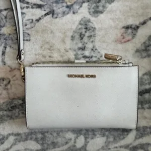 Michael Kors Women's White and Cream Wallet-purses