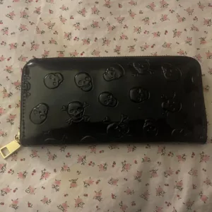 SHEIN Women's Black Wallet-purses