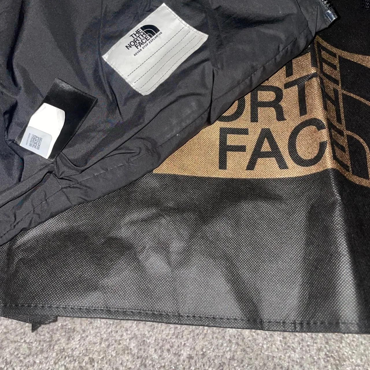 The North Face Men's Black and White Coat - Image 4