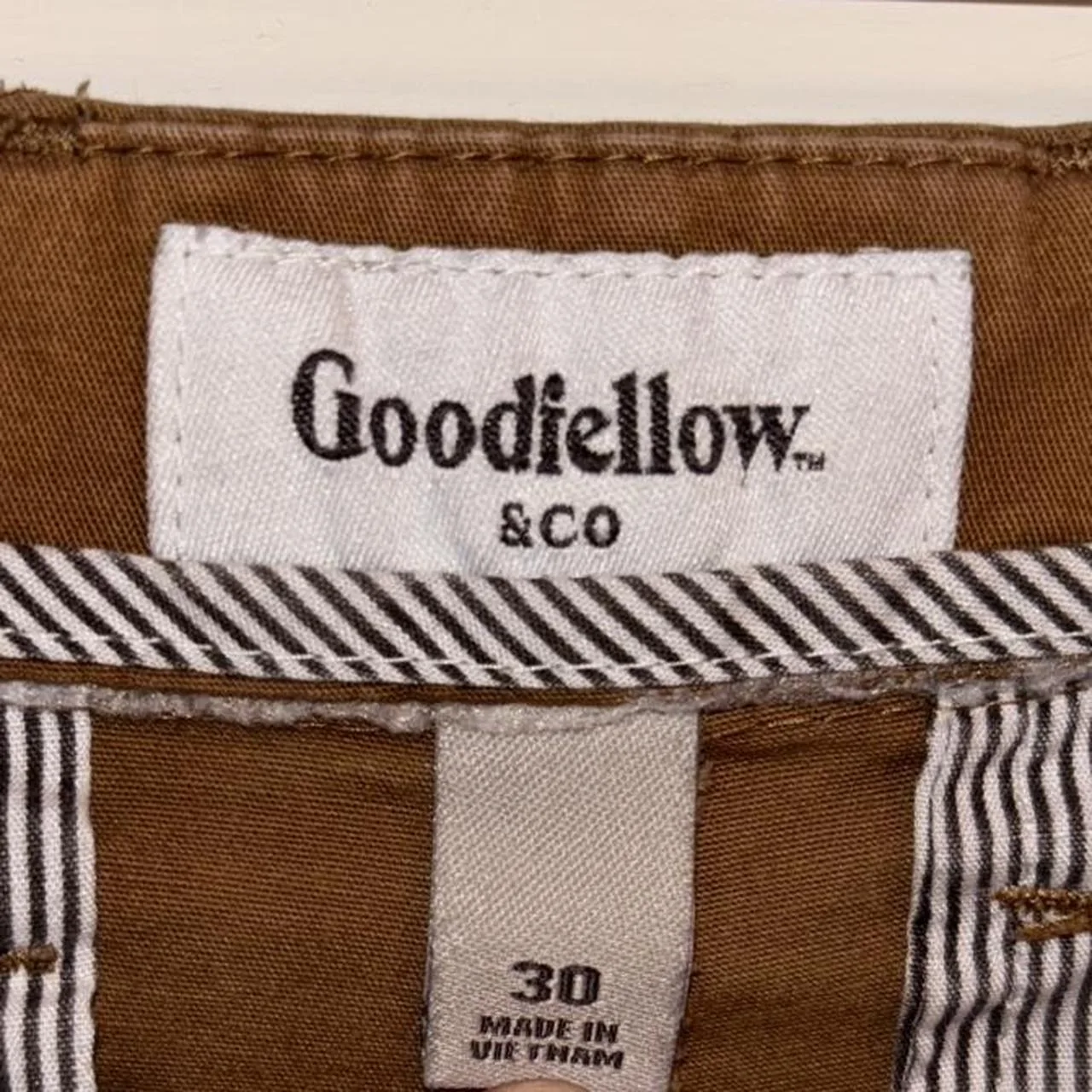Goodfellow & Co. Men's Brown and Khaki Shorts - Image 4