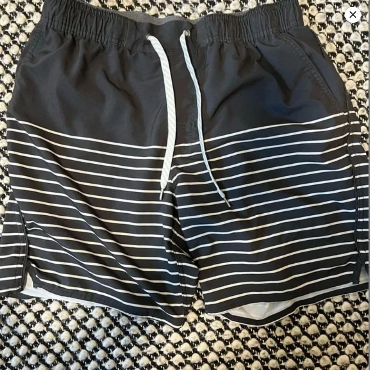 Vuori Men's Black and Grey Shorts