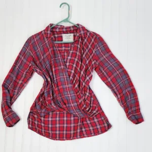 Abercrombie & Fitch Women's Black and Red Shirt